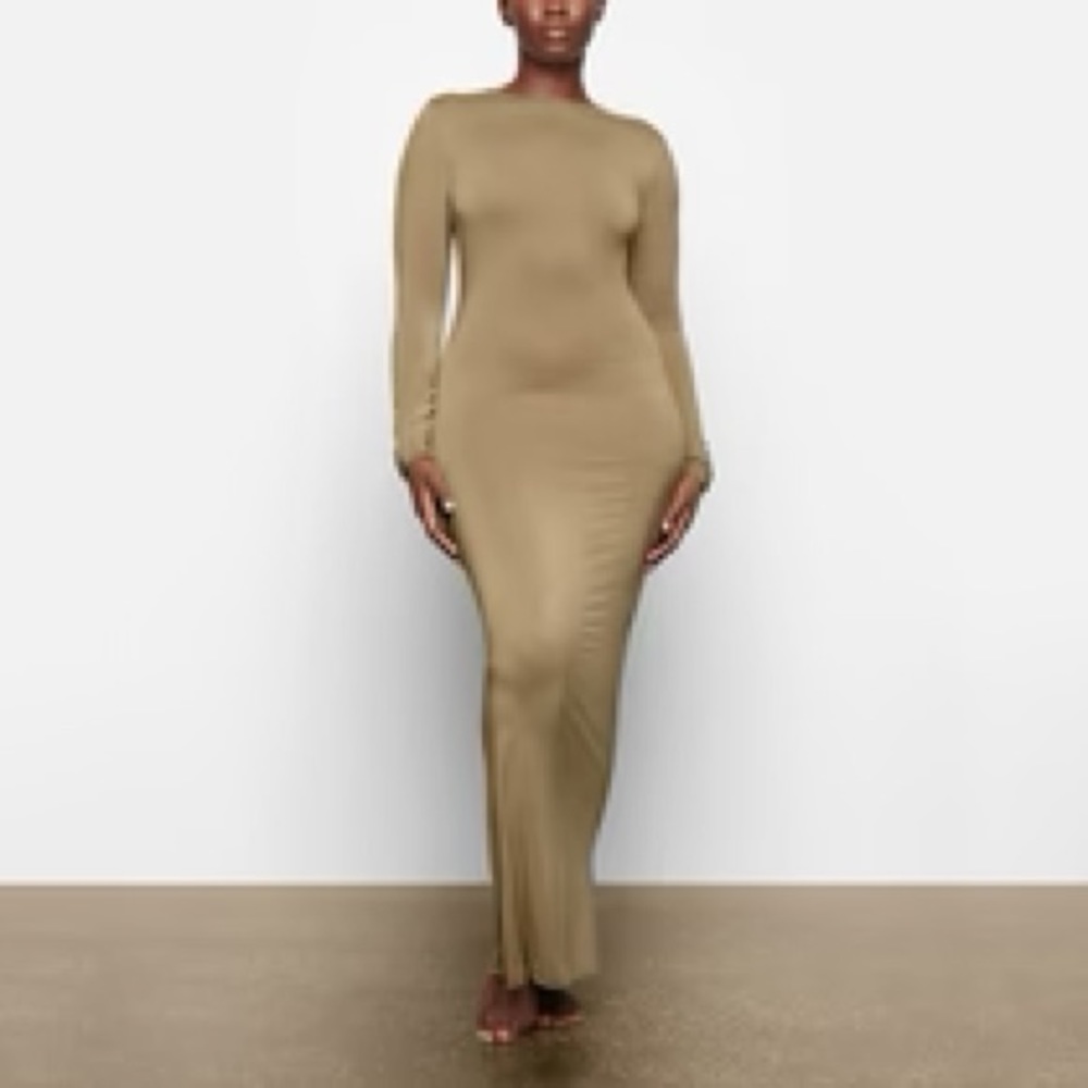 SKIMS - Smooth Lounge Long Sleeve Open Back Dress - Khaki - Large